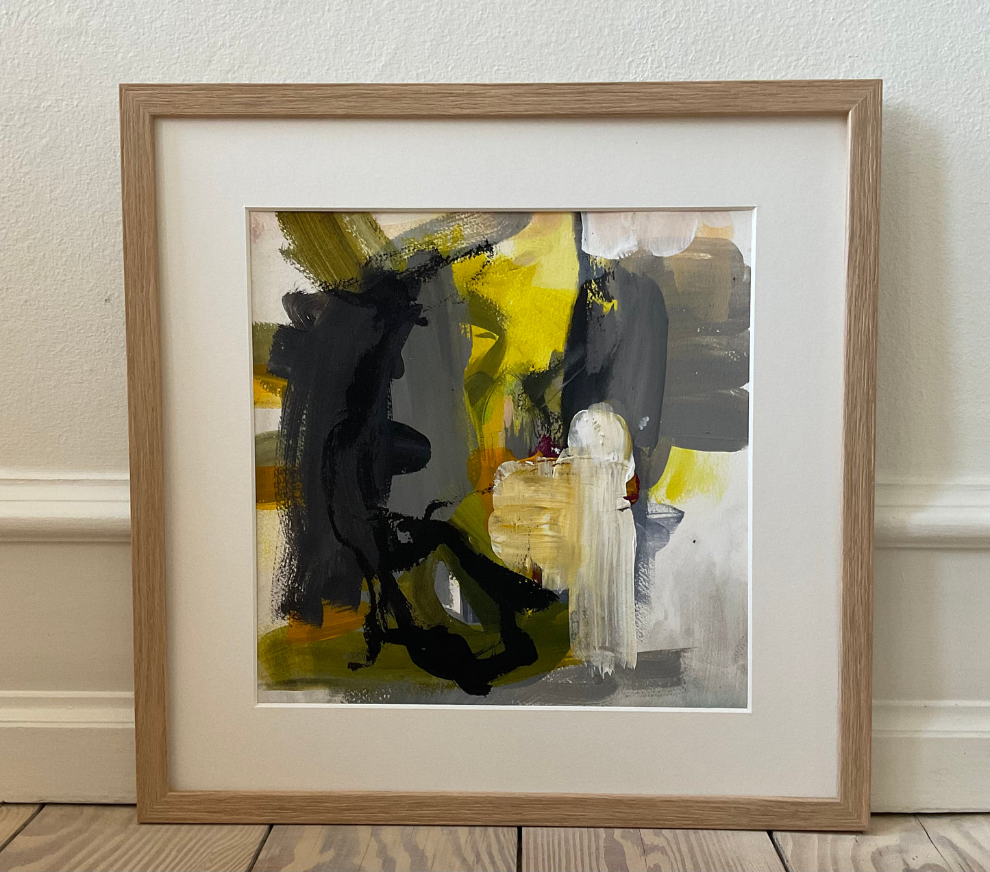 Paperwork nr. 61, 40x40 cm, med massiv egetræsramme by Lone Reedtz , Abstrakt ekspressivt akrylmaleri på papir i passepartout