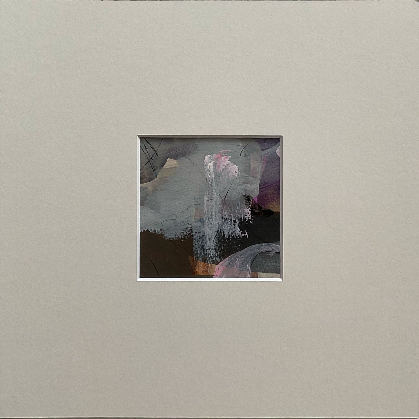 Paperwork nr. 40, 30x30 cm, med sort træramme by Lone Reedtz , Abstrakt ekspressivt akrylmaleri på papir i passepartout