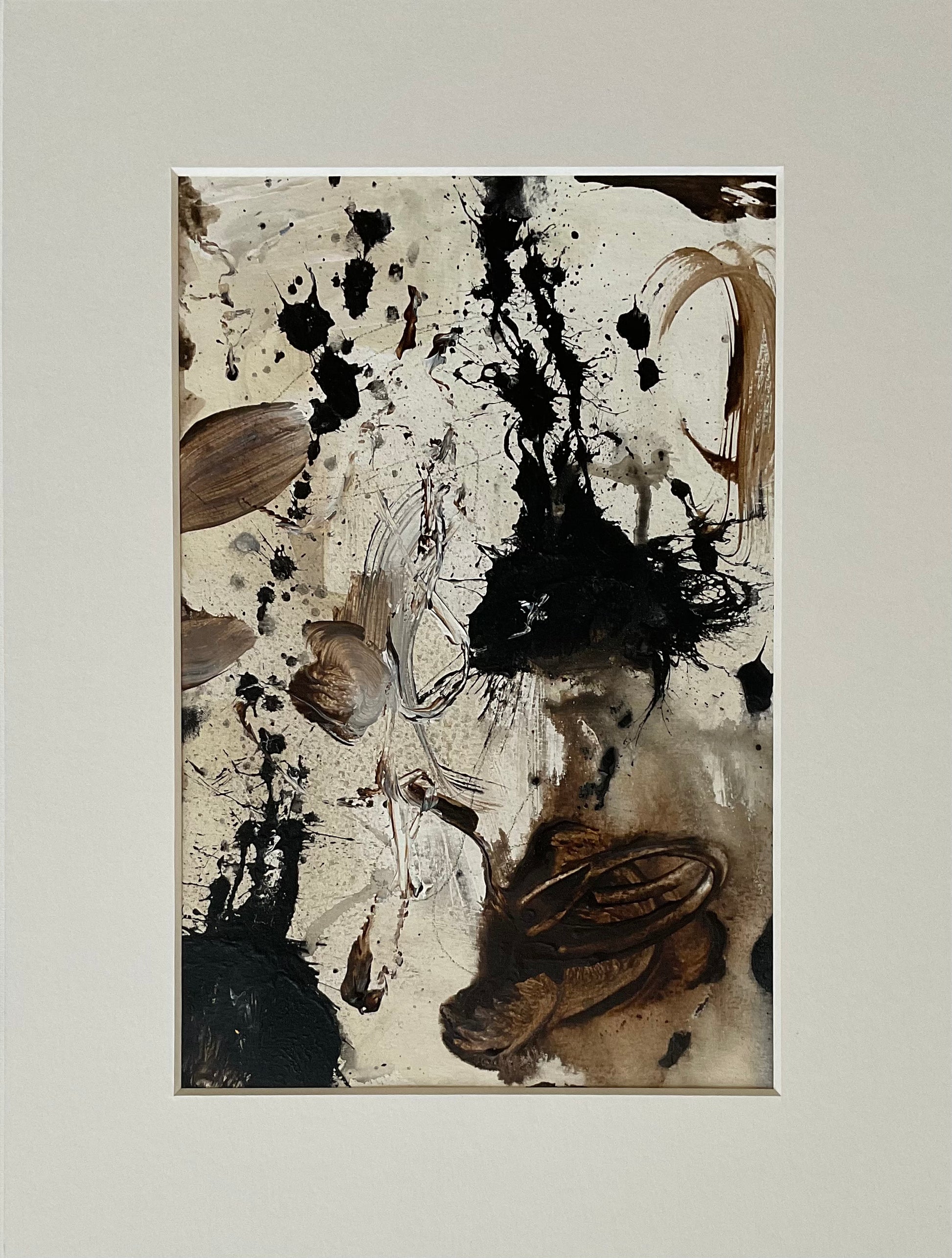 Paperwork nr. 30, 30x40 cm med valgfri indramning by Lone Reedtz , Abstrakt ekspressivt akrylmaleri på papir i passepartout Lodret 1 Uden ramme Black Brown
