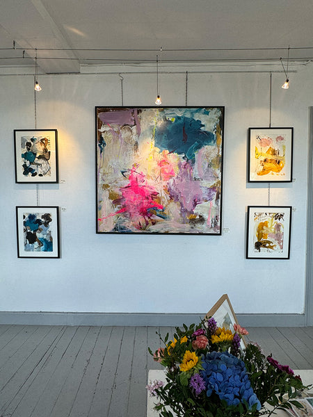 Malerier af Lone Reedtz udstillet i Dragør Havnegalleri