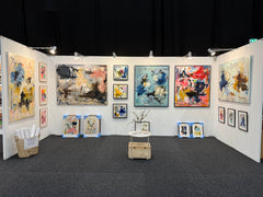 Foto af Lone Reedtz' stand i Art Hillerød Kunstmesse